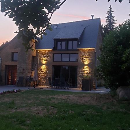 Maison D'Hote Avec Sauna Et Jacuzzi A La Campagne Les Portes du Coglais Exterior foto