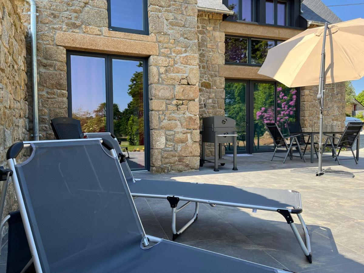 Maison D'Hote Avec Sauna Et Jacuzzi A La Campagne Les Portes du Coglais Exterior foto